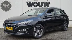Zwart Gebruikt 2022 Hyundai i30 Comfort Stationwagen | € 19.895 (Eerlijke prijs)