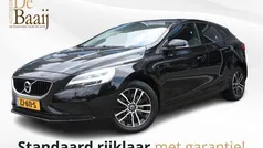 Zwart Gebruikt 2019 Volvo V40 Stationwagen | € 14.950 (Eerlijke prijs)