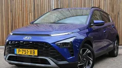 Intens blue (blauw metallic) Gebruikt 2022 Hyundai Bayon Premium SUV | € 21.950 (Eerlijke prijs)