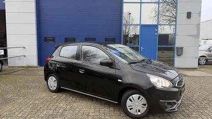 Zwart (metallic) Occasion 2017 Mitsubishi Space Star Hatchback | € 6.090 (Eerlijke prijs)