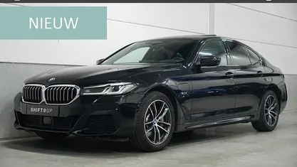 Occasion 2023 BMW 530e M Sport Sedan | € 41.940 (Eerlijke prijs)
