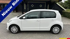 Wit Gebruikt 2017 VW up! Move Hatchback | € 7.450 (Eerlijke prijs)