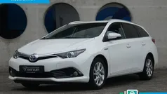 Wit Gebruikt 2017 Toyota Auris Touring Sports Stationwagen | € 17.400 (Eerlijke prijs)