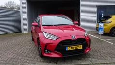 Rood Gebruikt 2023 Toyota Yaris Hatchback | € 22.450 (Eerlijke prijs)