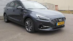 Grijs Gebruikt 2022 Hyundai i30 Premium Stationwagen | € 22.950 (Eerlijke prijs)