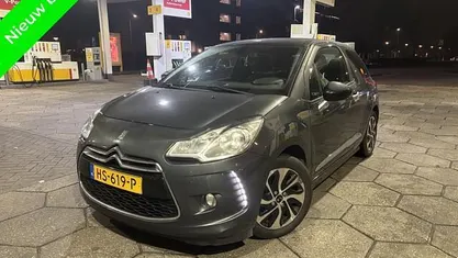 Grijs (metallic) Gebruikt 2015 DS Automobiles DS3 Hatchback | € 5.499 (Super prijs)