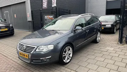 Grijs Gebruikt 2010 VW Passat Highline Stationwagen | € 4.999 (Eerlijke prijs)