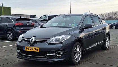 Grijs (metallic) Gebruikt 2014 Renault Mégane GrandTour Bose Edition Stationwagen | € 3.750 (Eerlijke prijs)