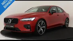 Oranje, metallic lak Gebruikt 2021 Volvo S60 R-Design Sedan | € 40.890 (Eerlijke prijs)