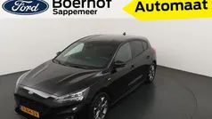 Zwart Gebruikt 2021 Ford Focus ST-Line Hatchback | € 23.890 (Eerlijke prijs)
