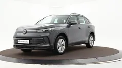 Grijs, metallic lak Gebruikt 2024 VW Tiguan Edition SUV | € 40.440 (Goede deal)