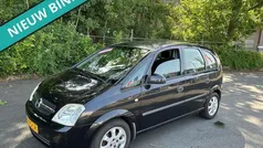 Zwart, metallic lak Gebruikt 2004 Opel Meriva MPV | € 1.099 (Eerlijke prijs)