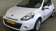 Wit Gebruikt 2012 Renault Clio IV Authentique Hatchback | € 3.495 (Eerlijke prijs)