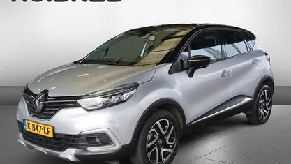 Grijs (metallic) Gebruikt 2017 Renault Captur Intens SUV | € 14.450 (Eerlijke prijs)