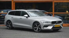 Grijs Gebruikt 2023 Volvo V60 Ultimate Stationwagen | € 38.450 (Eerlijke prijs)