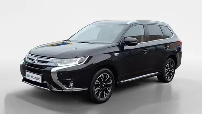 Zwart Occasion 2016 Mitsubishi Outlander P-HEV Edition SUV | € 17.995 (Eerlijke prijs)