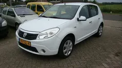 Wit Gebruikt 2012 Dacia Sandero Hatchback | € 2.950