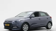 Grijs Gebruikt 2016 Hyundai i20 Hatchback | € 9.345 (Eerlijke prijs)