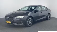 Blauw Gebruikt 2017 Opel Insignia Edition Hatchback | € 16.395 (Eerlijke prijs)