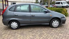 Nissan Almera Tino