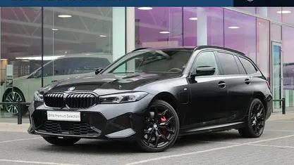 Gebruikt 2025 BMW 330 Comfort Edition Stationwagen | € 73.041
