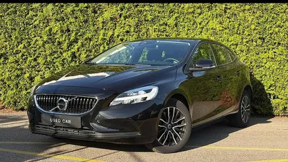 Occasion Volvo V40 123 PK (90 kW) 2019 Zwart, metallic lak Stationwagen