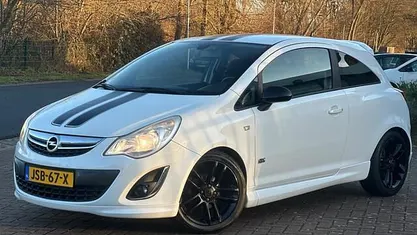 Wit (metallic) Occasion 2011 Opel Corsa OPC Hatchback | € 4.499 (Eerlijke prijs)