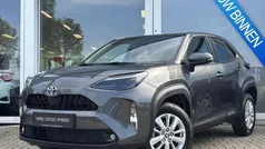 , metallic lak Gebruikt 2024 Toyota Yaris Cross Edition SUV | € 28.400 (Eerlijke prijs)