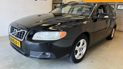 Zwart, metallic lak Occasion 2010 Volvo V70 Stationwagen | € 3.695 (Goede deal)