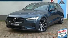 Blauw Gebruikt 2023 Volvo V60 Plus Stationwagen | € 42.945 (Eerlijke prijs)