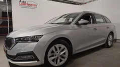 Grijs Gebruikt 2021 Skoda Octavia Business Line Stationwagen | € 26.950 (Eerlijke prijs)