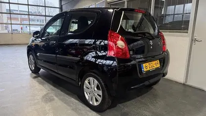 Zwart Gebruikt 2015 Suzuki Alto Hatchback | € 5.450 (Eerlijke prijs)