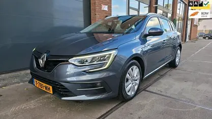 Occasion Renault Mégane GrandTour Equilibre 140 PK (102 kW) 2023 Grijs Stationwagen