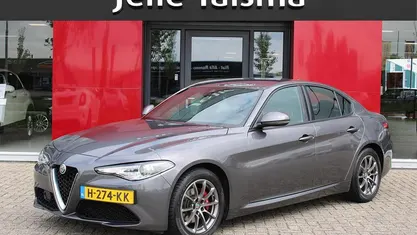 Grijs Gebruikt 2020 Alfa Romeo Giulia Super Sedan | € 28.445 (Goede deal)