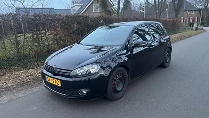 Zwart (metallic) Gebruikt 2009 VW Golf VI Highline Hatchback | € 2.950 (Goede deal)