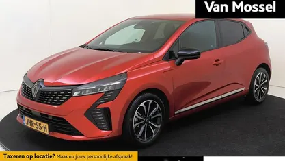 Rood Occasion 2025 Renault Clio V Techno Hatchback | € 22.835 (Eerlijke prijs)