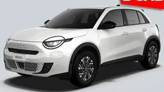 Wit Nieuw 2025 Fiat 600E Red SUV | € 28.333 (Super prijs)