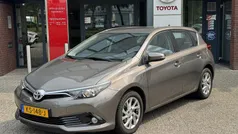 Grijs Gebruikt 2016 Toyota Auris Hatchback | € 12.999 (Goede deal)