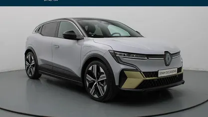 Grijs Gebruikt 2022 Renault Megane E-Tech Iconic Hatchback | € 26.790 (Eerlijke prijs)