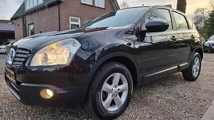 Zwart (metallic) Gebruikt 2007 Nissan Qashqai Visia SUV | € 3.750 (Eerlijke prijs)