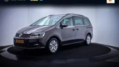 Bruin Gebruikt 2018 VW Sharan Comfortline MPV | € 29.750 (Eerlijke prijs)