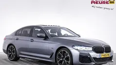 Grijs Gebruikt 2022 BMW 520 M Sport Sedan | € 41.900 (Eerlijke prijs)