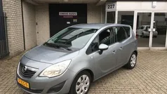 Grijs, metallic lak Gebruikt 2011 Opel Meriva Edition MPV | € 3.999 (Eerlijke prijs)