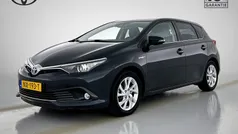 Grijs Gebruikt 2017 Toyota Auris Hybrid Hatchback | € 17.750 (Eerlijke prijs)