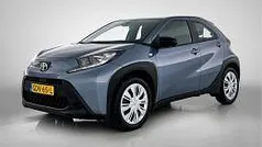 Gebruikt 2024 Toyota Aygo Play Hatchback | € 17.795 (Eerlijke prijs)