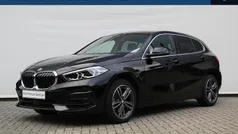 Gebruikt 2023 BMW 118 Sport Line Hatchback | € 25.950 (Eerlijke prijs)