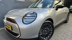 Grijs Nieuw 2025 Mini Cooper Essential Hatchback | € 27.950 (Eerlijke prijs)