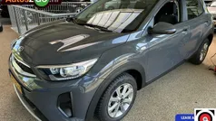 Grijs, metallic lak Gebruikt 2021 Kia Stonic SUV | € 15.995 (Super prijs)