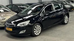Zwart Gebruikt 2011 Opel Astra Cosmo Hatchback | € 4.249 (Eerlijke prijs)