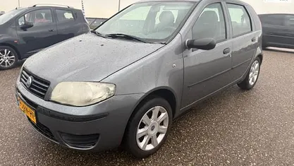 Occasion Fiat Punto Young 60 PK (44 kW) 2005 Grijs (metallic) Hatchback